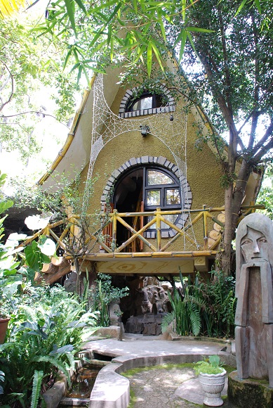 crazy house from official website