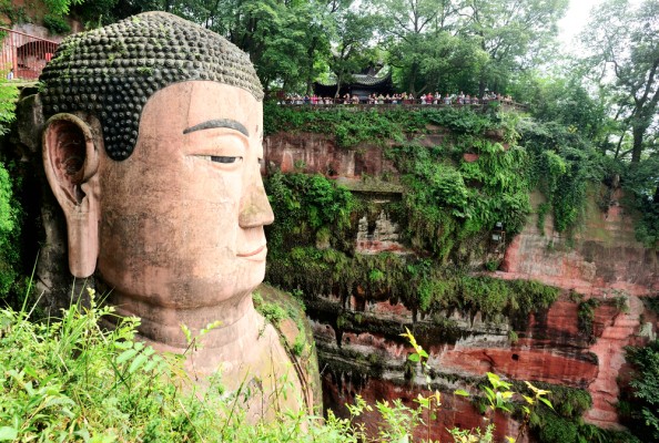 Visit Leshan Giant Buddha-China