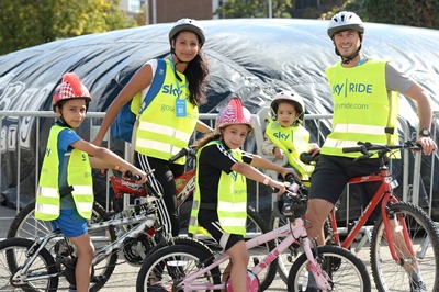 Family_at_SkyRide