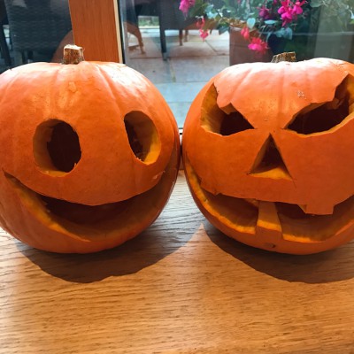 faces-on-pumpkins